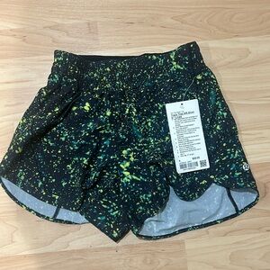 Lululemon track that MR short size 4